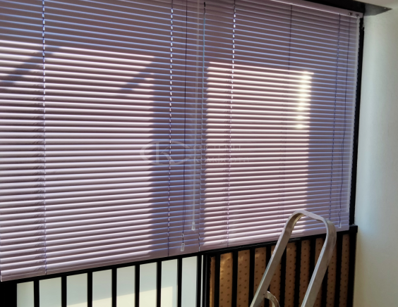 Горизонтальные алюминиевые жалюзи