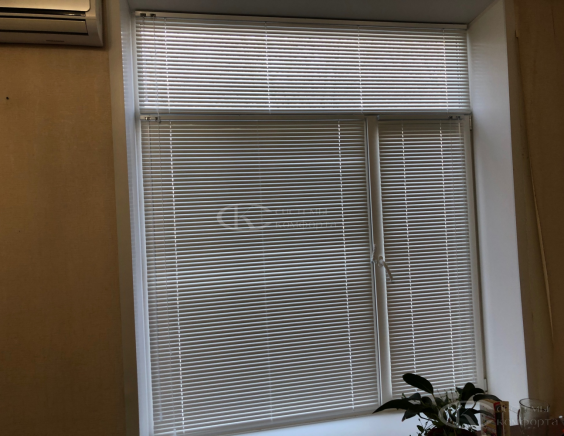Горизонтальные алюминиевые жалюзи
